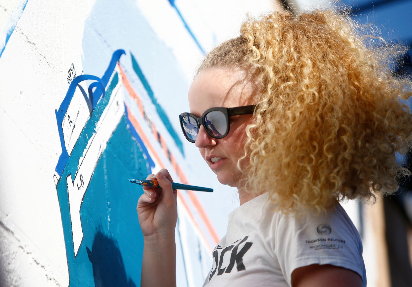 New mural on Pub Station building